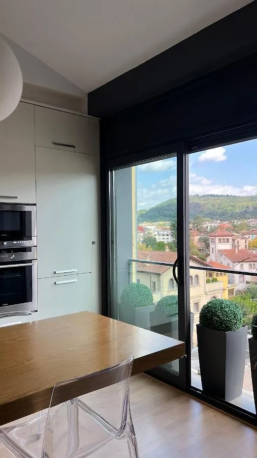 Atico De Diseno Con Terraza En El Centro De Olot Apartment
