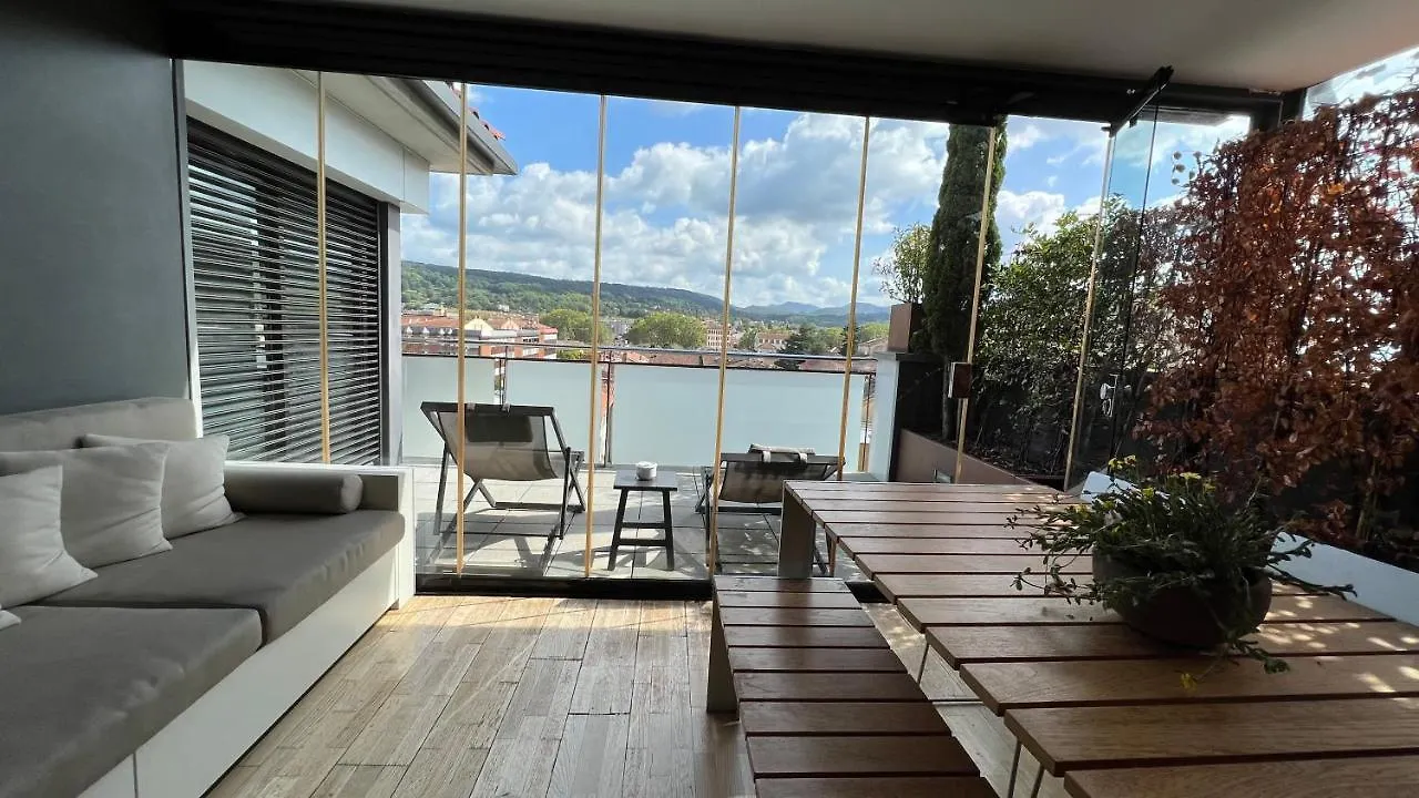 Atico De Diseno Con Terraza En El Centro De Olot Apartment